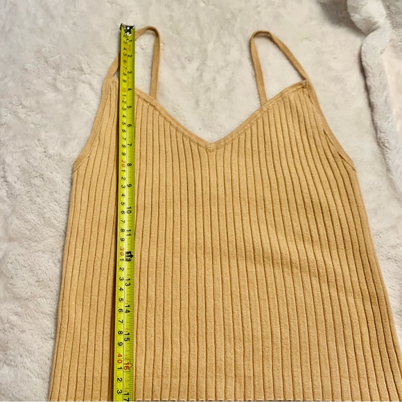 Kendall & Kylie Crop Top Small Gold Ribbed V-Neck Rayon Nylon Thin Straps EUC - Picture 11 of 12